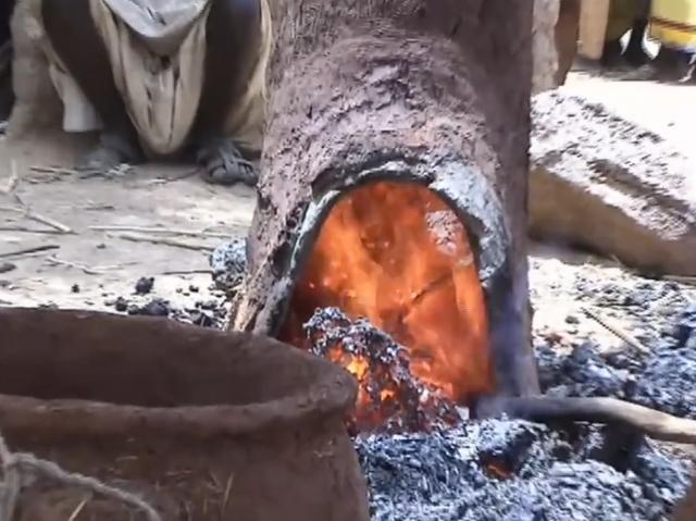 黑人跨入铁器时代的关键！揭秘两千年前的黑人冶铁术，包教不包会