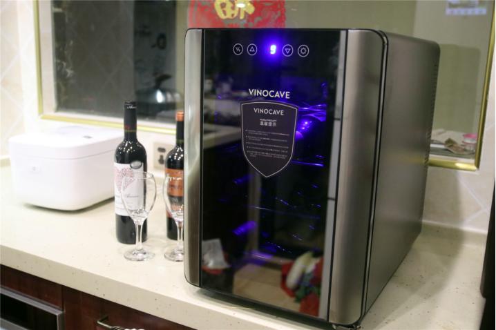 维诺卡夫cwc168a恒温酒柜,不锈钢定制酒柜维诺卡夫