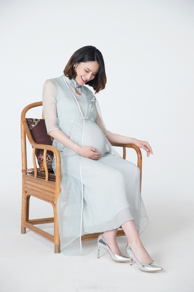 张馨月林峰照片,张馨月林峰和女儿