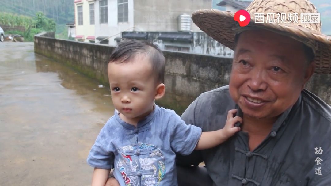 山村老人制作鲁班凳惊艳国外,农村老大爷打造传说中的鲁班凳