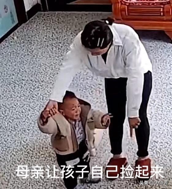 1岁半宝宝发脾气摔东西,一岁半宝宝发脾气摔东西打自己