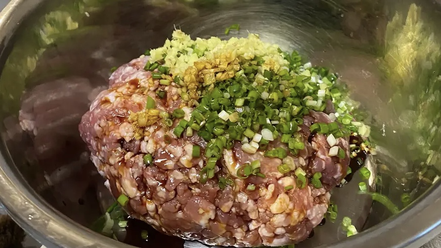 用裱花袋做面筋,面筋塞肉用啥肉