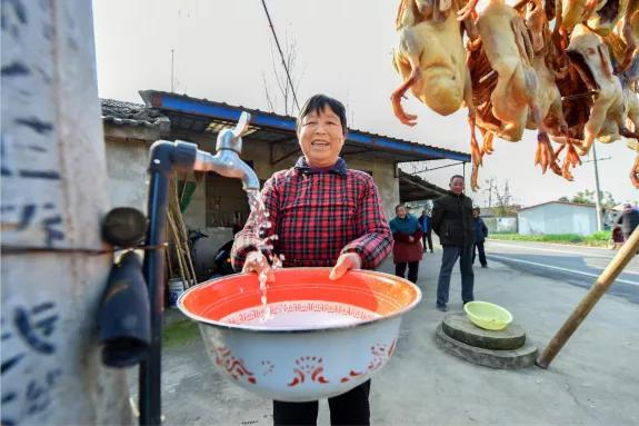 书写温暖人心的民生答卷,病有所医一份温暖的民生答卷视频