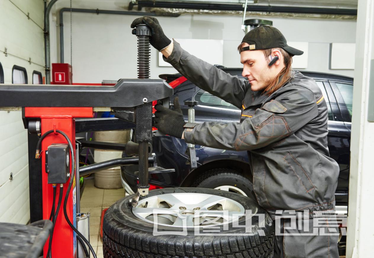 为什么汽车轮胎容易卡石子,汽车轮胎卡石子技巧