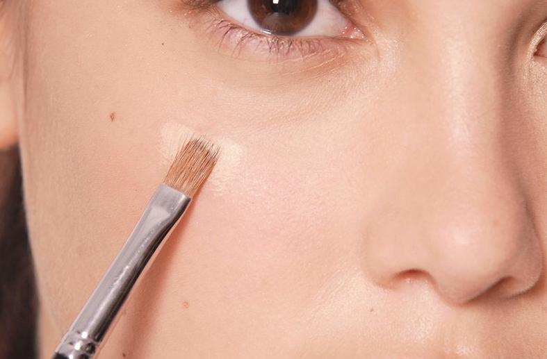新手化日常淡妆的步骤,女人出门前化个淡妆步骤