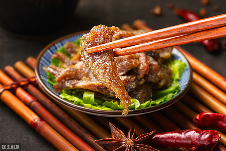 生活在海边的人只能用海鲜充饥,品尝大海的味道纯天然海鲜食材