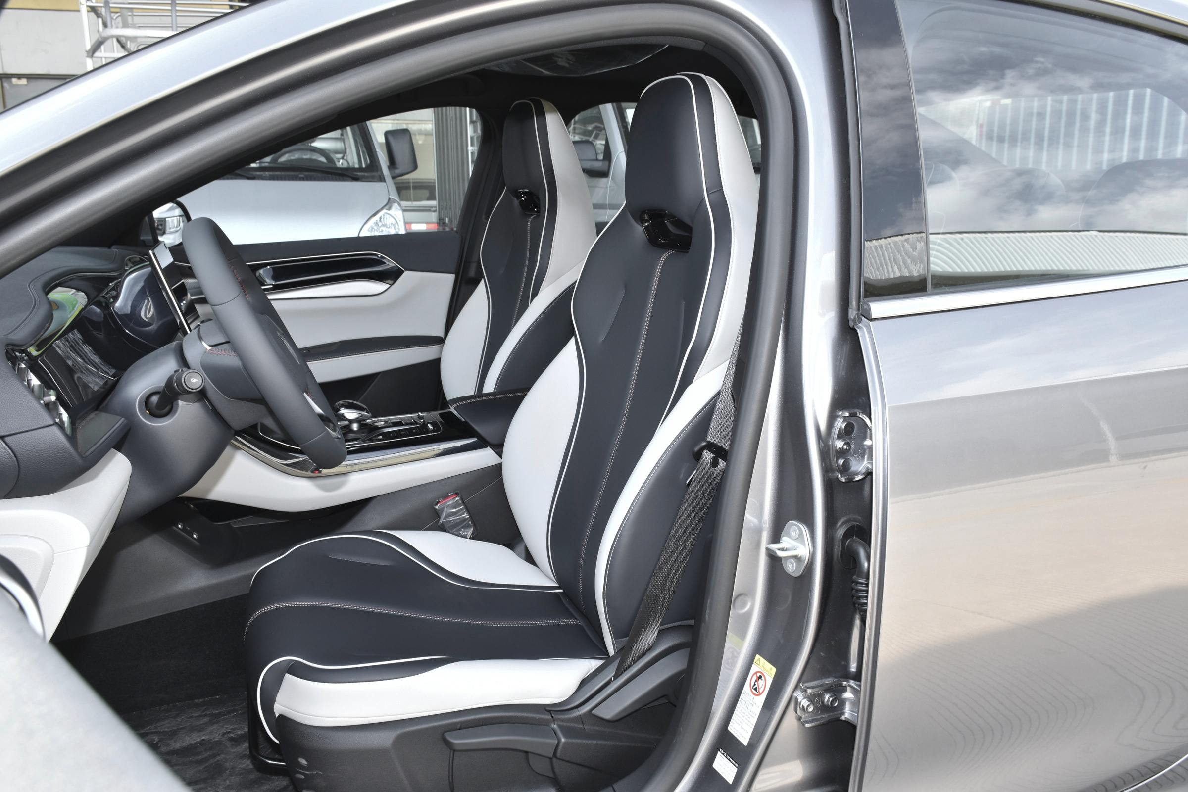 秦plusdm-i配置差价合理吗,秦plusdm-i真的能省油吗