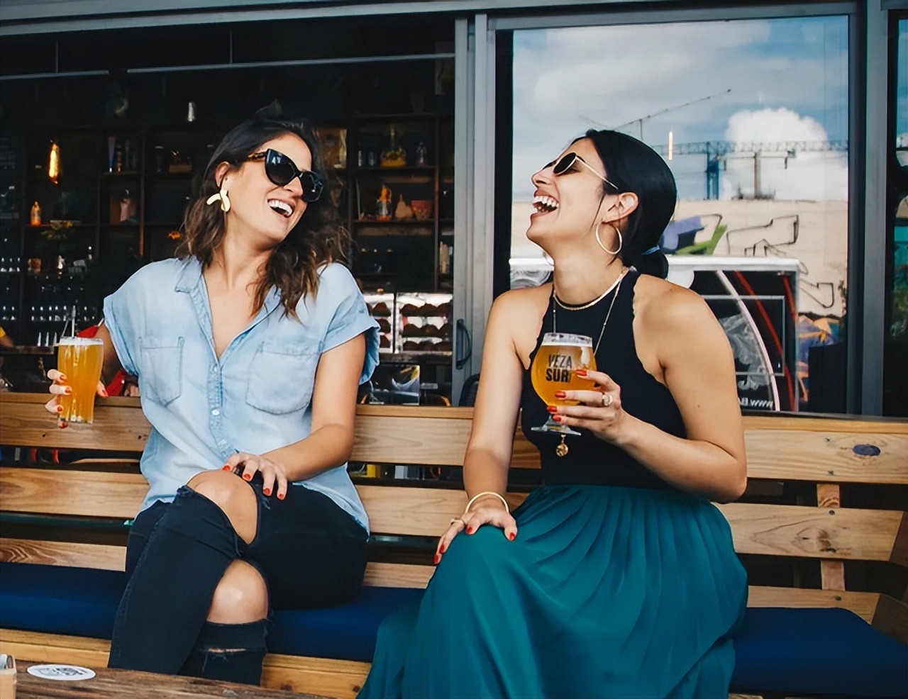 老人适量饮酒有益长寿,适量饮酒或比运动更长寿