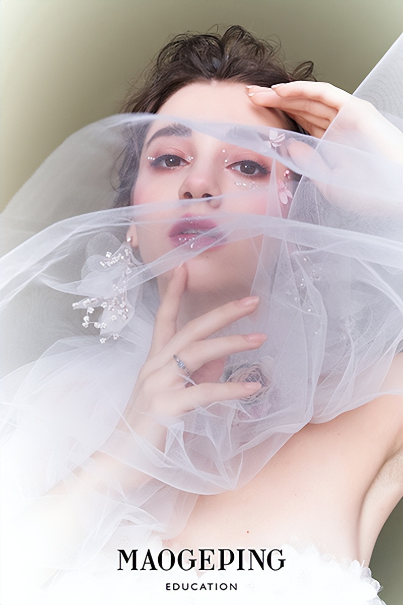 去哪个化妆学校学化妆最好,学化妆需要哪些培训学校