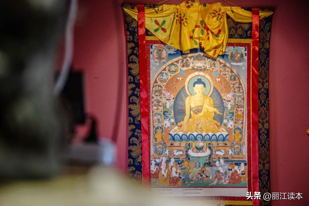 他17岁上小学，中专学历留学欧美，奋斗多年成为香格里拉传奇人物