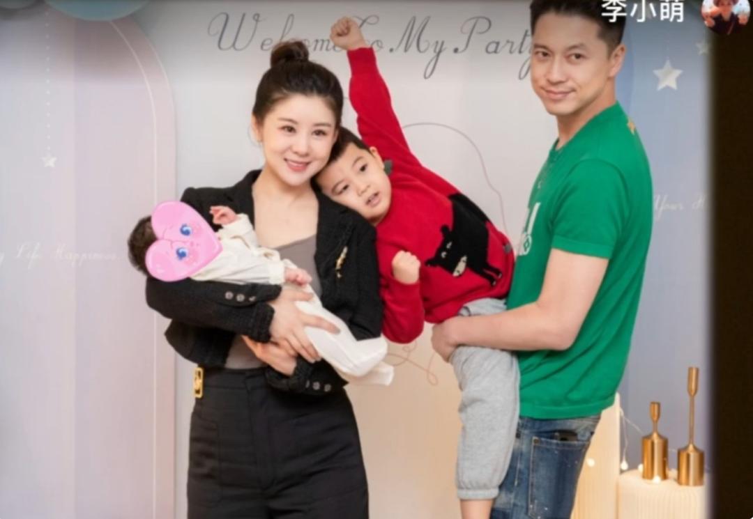 辣妈少女李小萌：二胎喜获小王子，30天月子中心花费40万