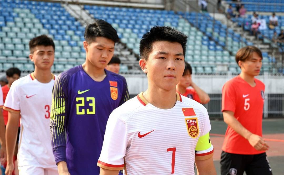 切勿吹捧!他们曾经比方昊更出色,盘点中国足球五大被遗忘的新星