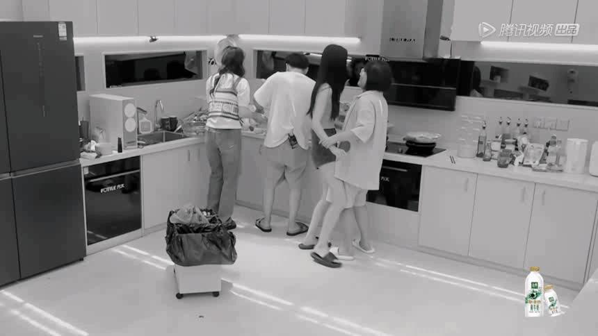 李雪琴一个人的节目,李雪琴最开始怎么火的