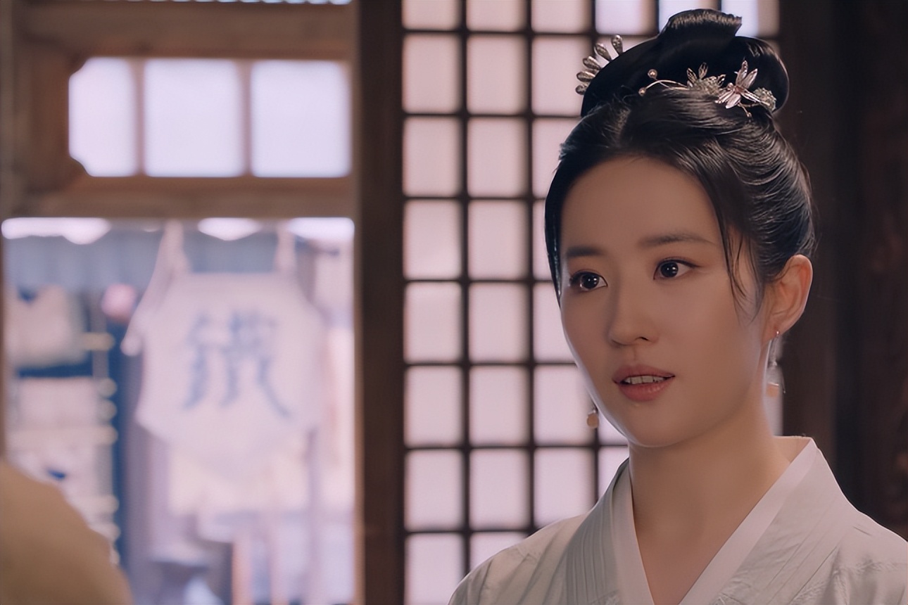 张凯丽怎么老是说话摇头晃脑,张凯丽演戏为什么爱摇头晃脑