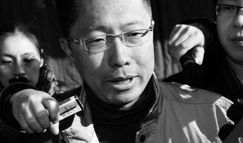 10年前,那个曾教3亿人疯狂英语,被曝家暴丑闻的李阳,如今怎样了