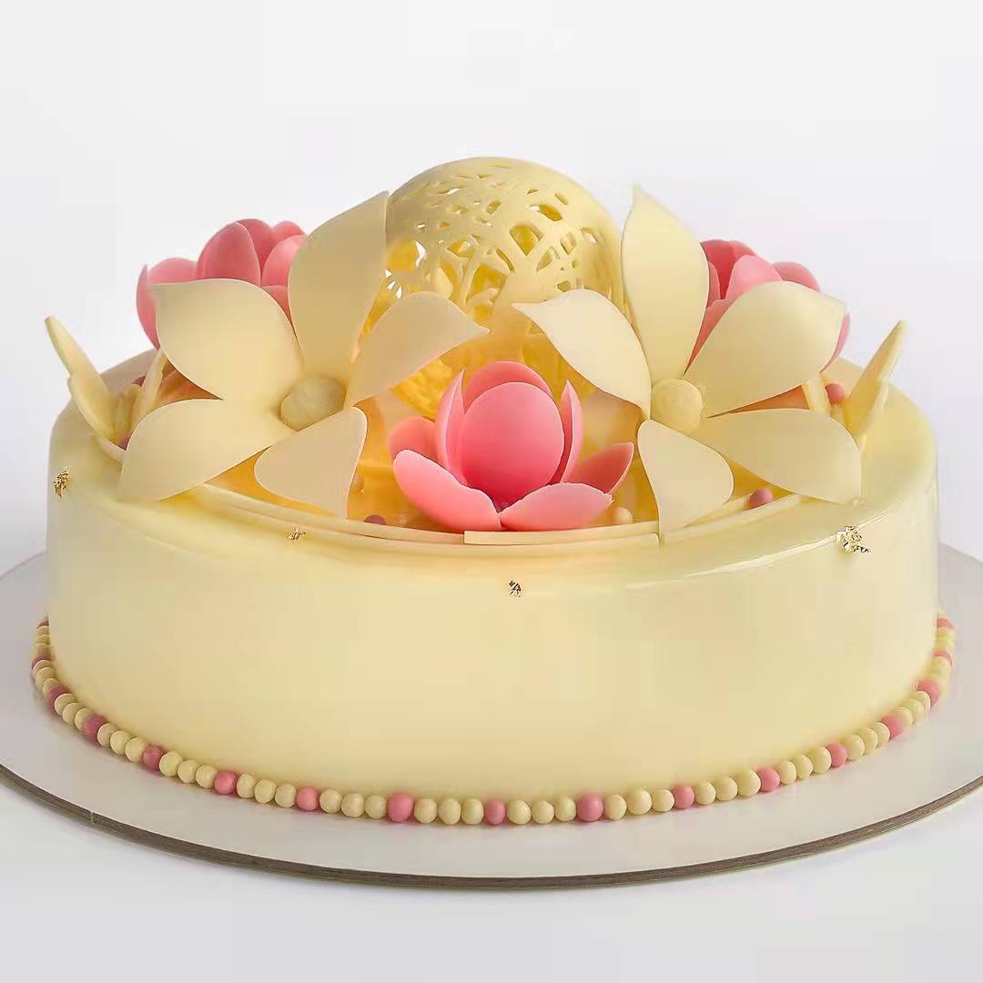 价值2000元的完美镜面蛋糕有多美？顶级镜面蛋糕设计欣赏