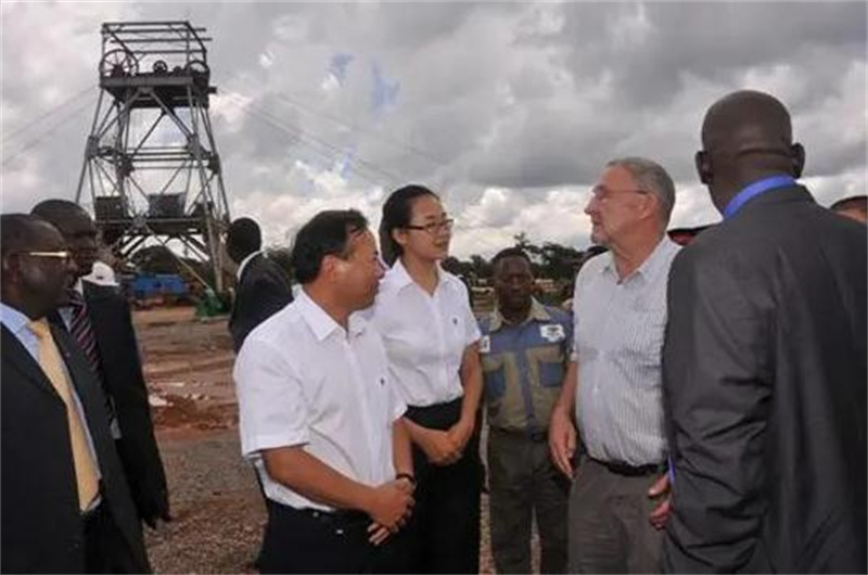 “中国这次亏大了！”西方唱衰的非洲烂矿，中国为何赚到了钱？