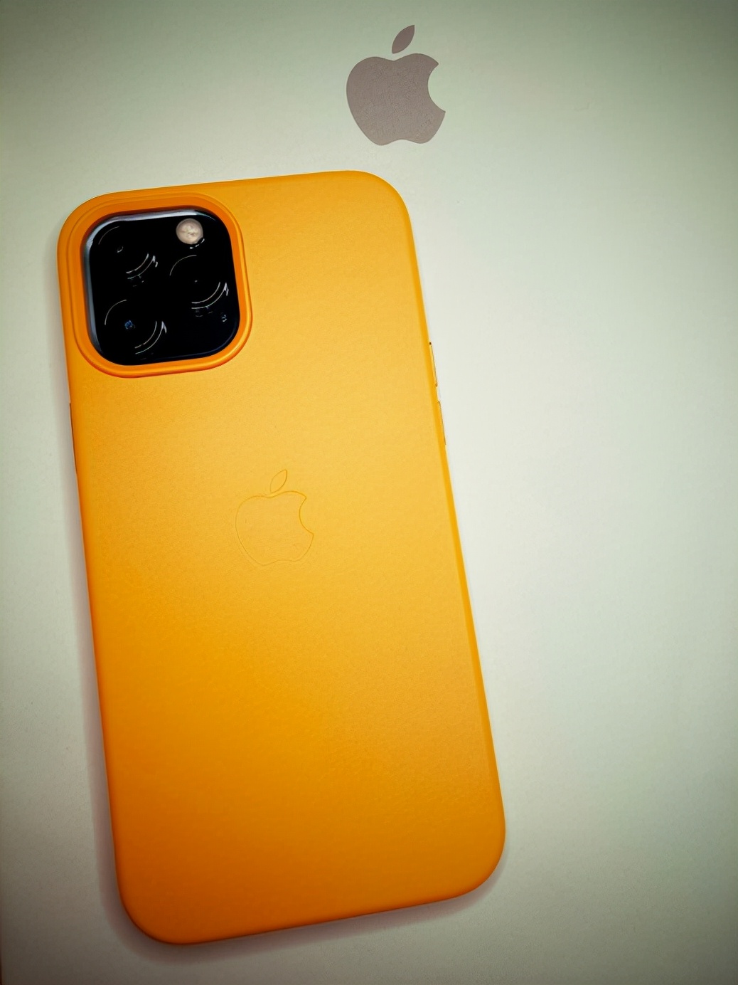 iphone13和iphone3gs,iphone13最好用的一代