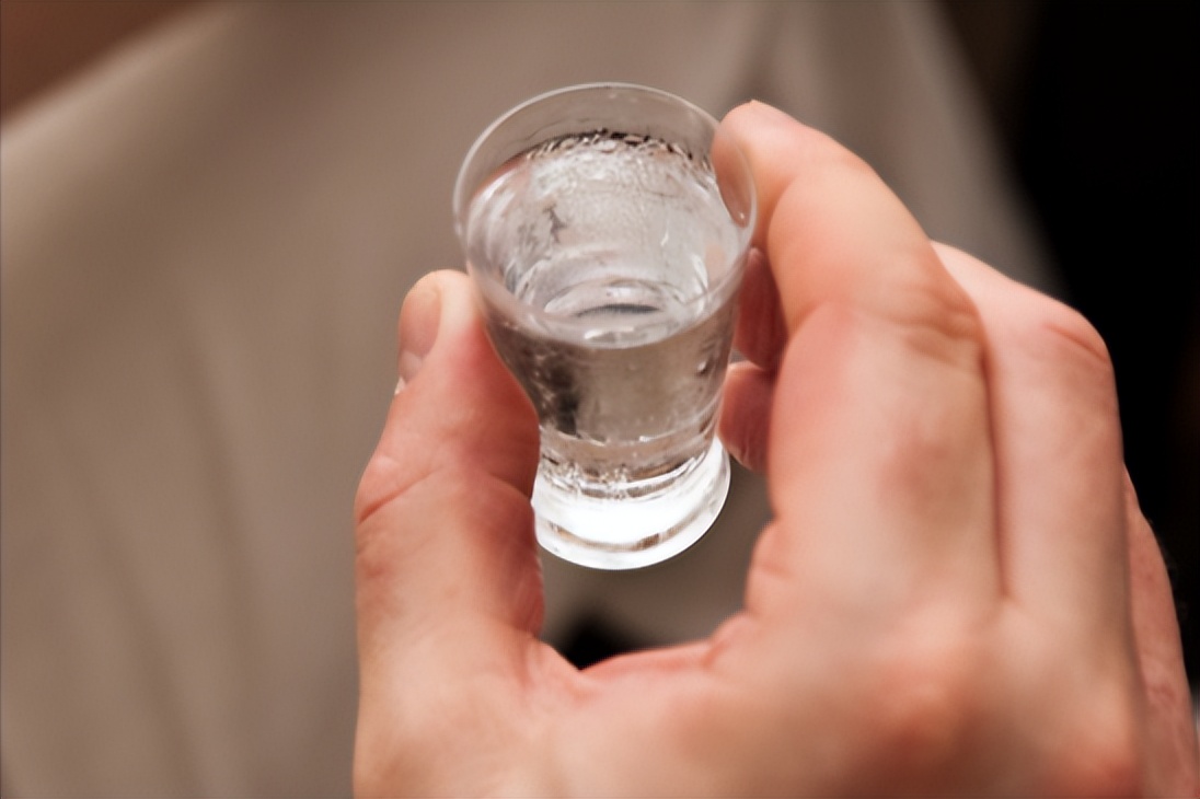 八大名酒推荐好喝不上头,好一点的纯粮食酿名酒