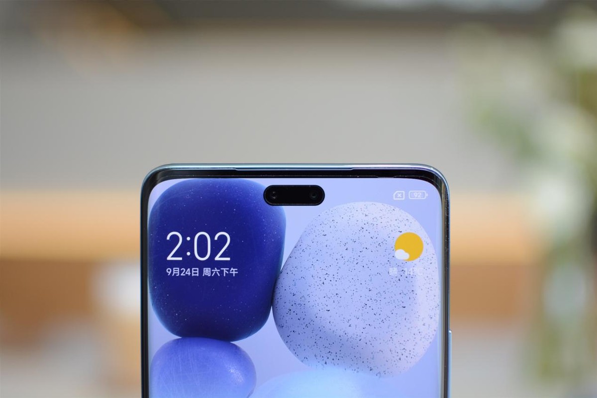 小米civi颜值高吗,目前小米civi2还值得入手吗