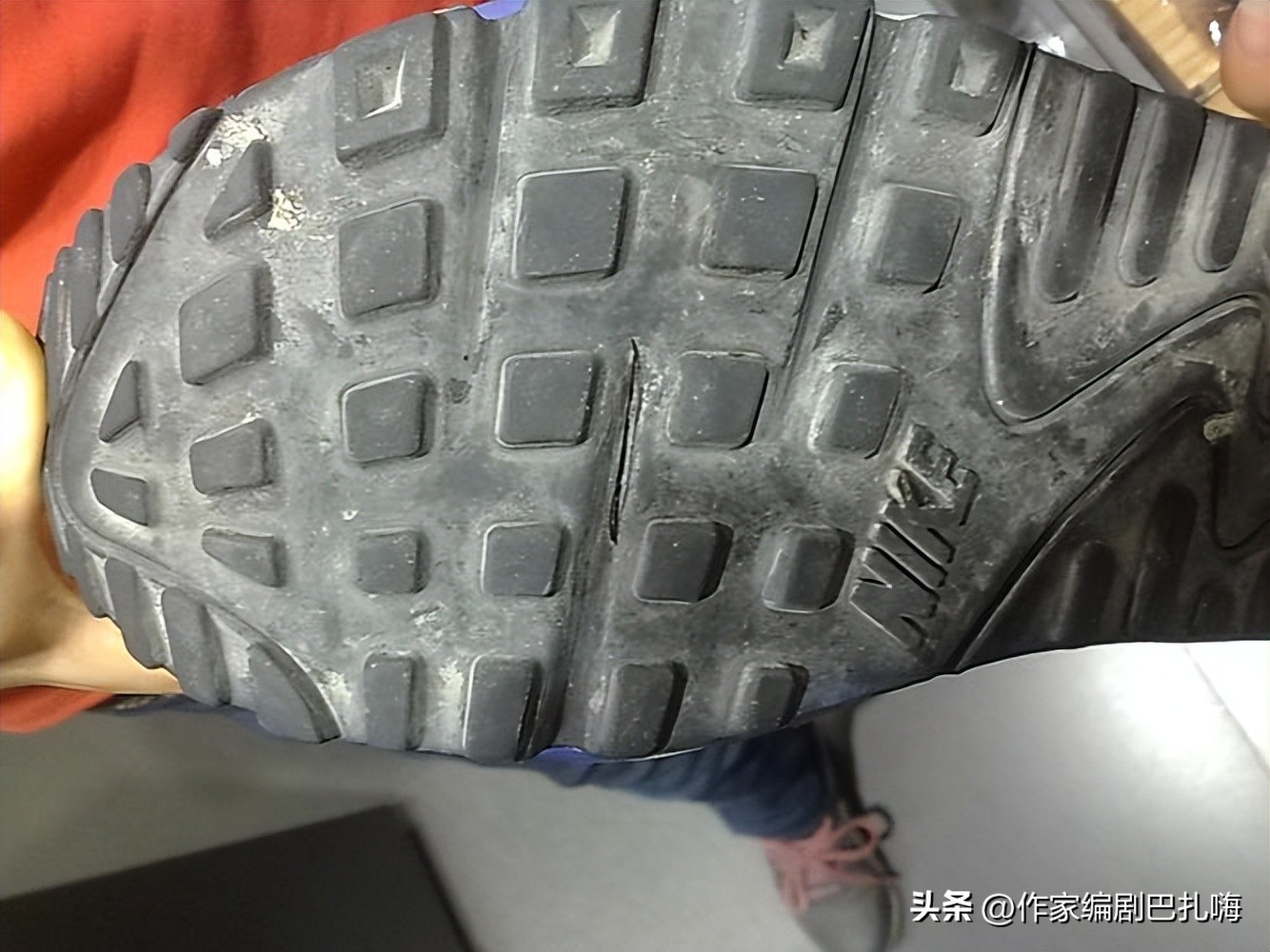 鸿星尔克男款鞋,一双鸿星尔克多少钱