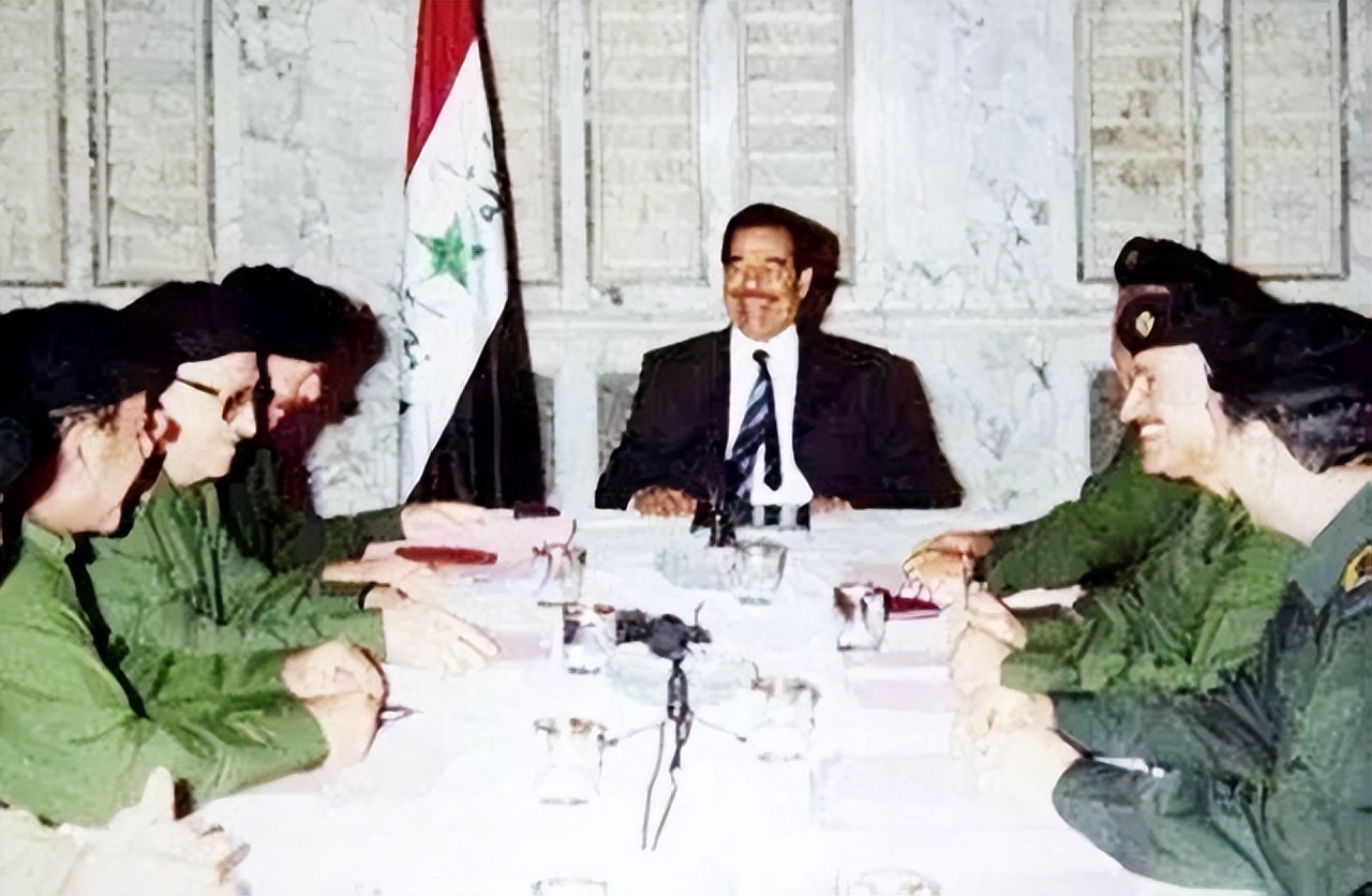 美军冲进萨达姆办公室，发现两件“中国造”，分别来自上海和台湾