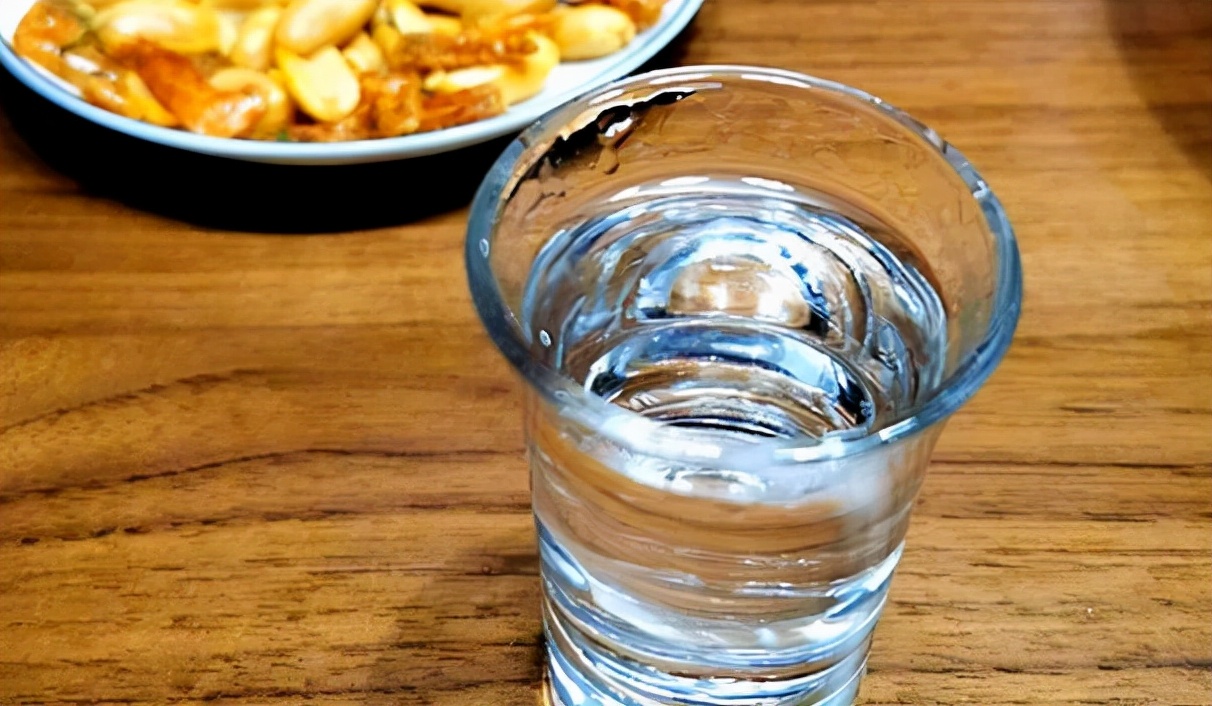 北京二锅头是粮食酒还是勾兑,北京二锅头也是勾兑酒吗