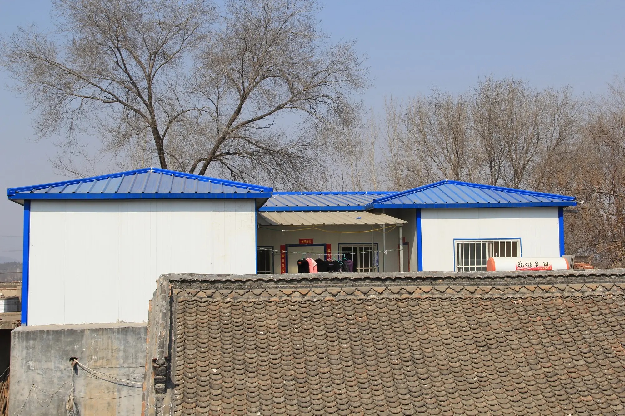 为什么都在拆除彩钢瓦,农村为什么都在强制拆除彩钢瓦