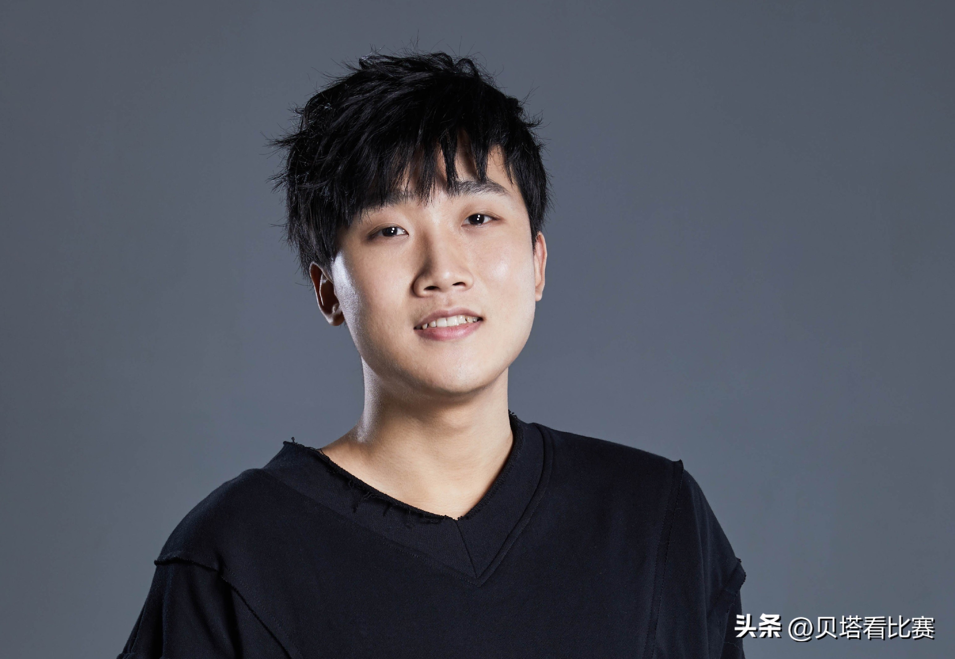 继鼓鼓后，小伞也被冲了！因MVP没给JKL，个人微博沦陷！惨遭*破爆**