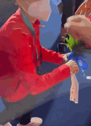 全红婵奥运夺冠完整视频回放,小炸毛女孩全红婵第一次夺冠