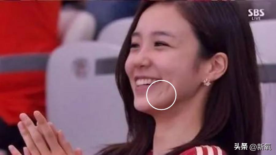 6位一大笑颜值就会崩塌的女明星,看起来笑的很魔性的女明星