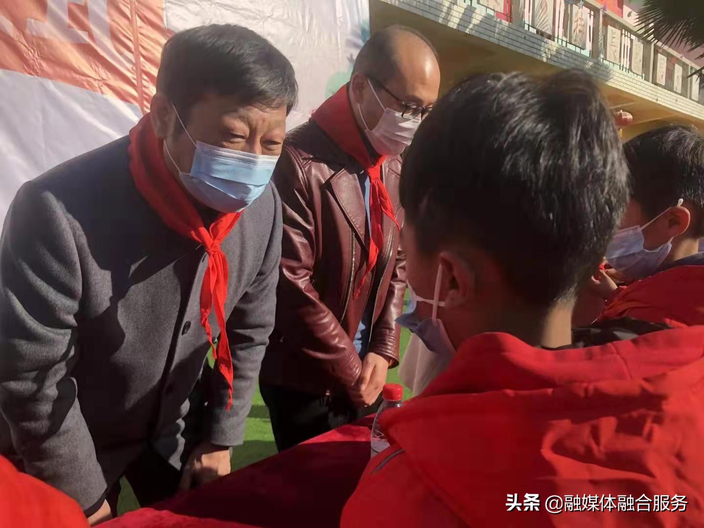 “公益体彩快乐操场”开封站捐赠活动在杞县高阳镇团城小学举行