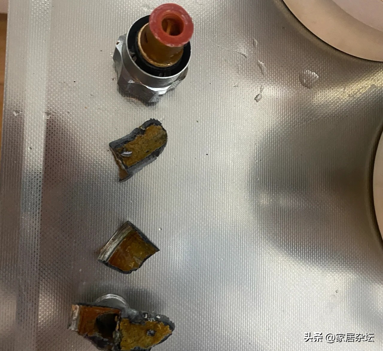 角阀朝哪个方向是关,角阀怎么选防止漏水