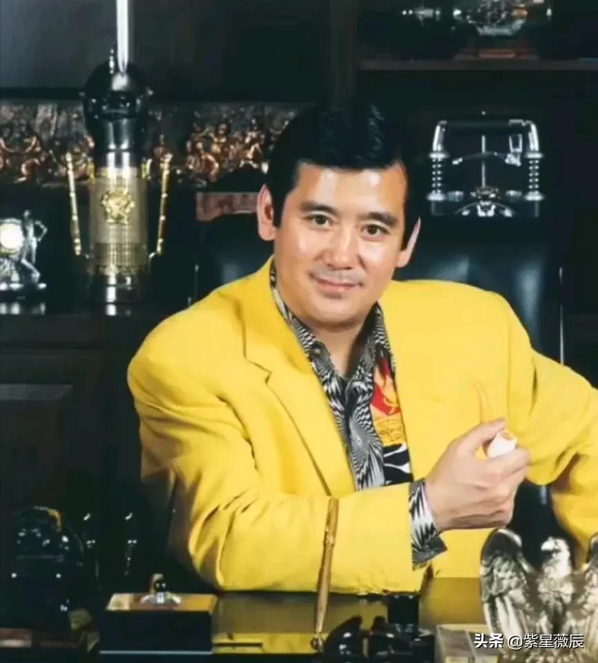 他80年代就能赚百万，50多岁娶俄罗斯美女，两人相差30多岁