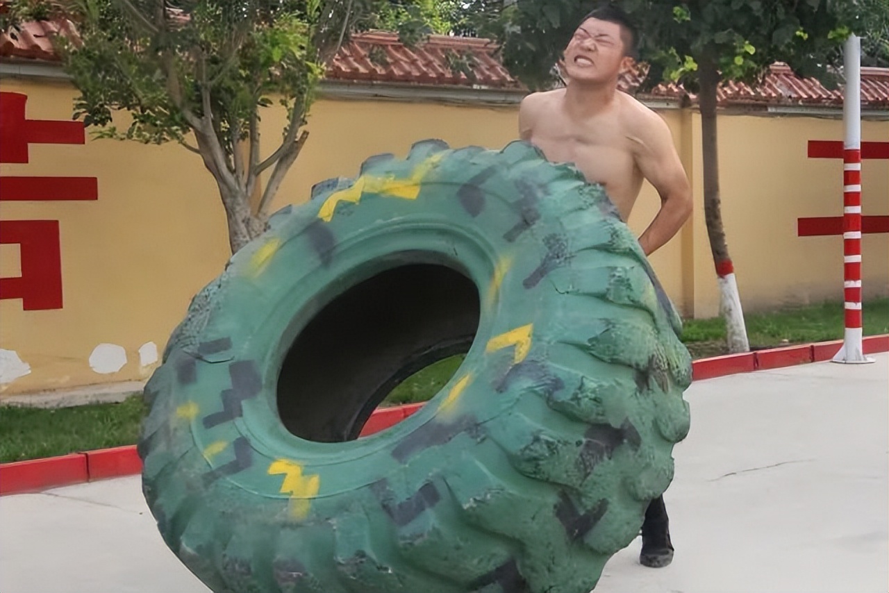 创业小故事80后经历,退伍老兵创业故事视频