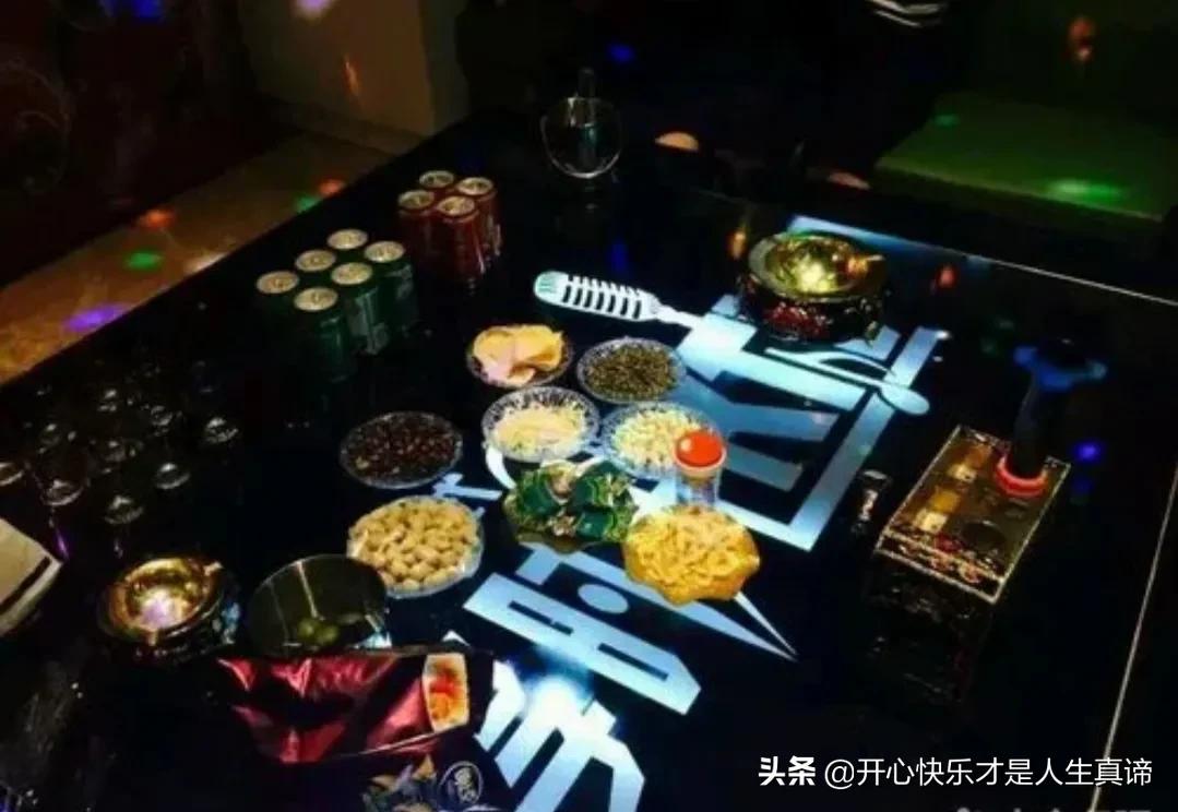 ktv一般一个月盈利收入多少钱,ktv服务业有多少钱一个月