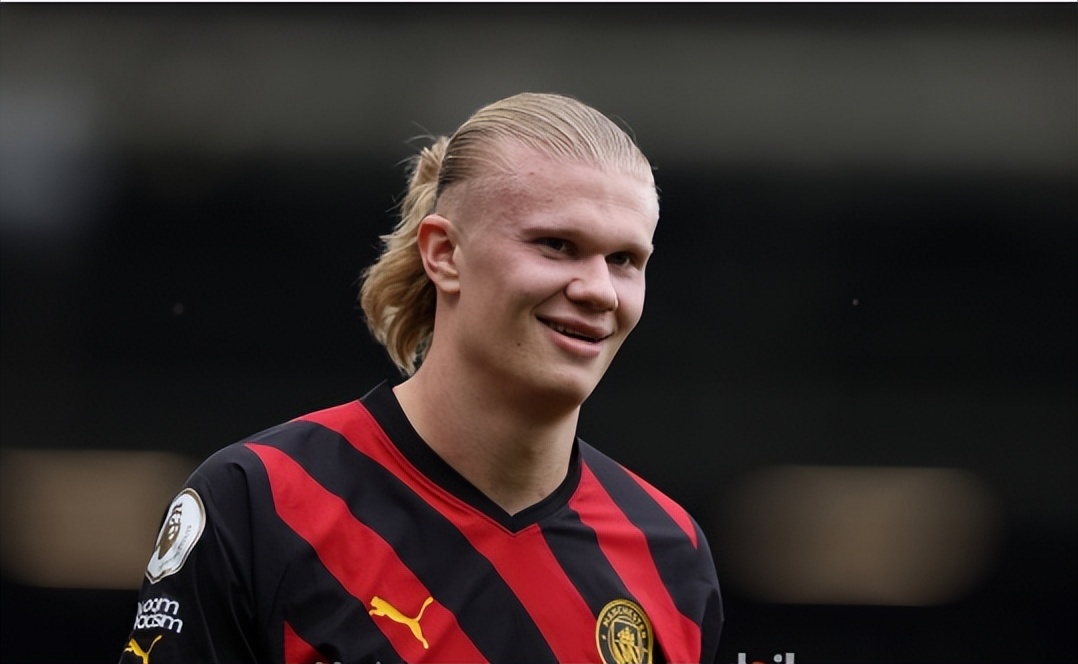 足球2亿美元球员,足坛第一个二亿先生