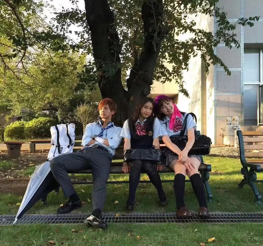 还记得《哥哥太爱我》的妹妹土屋太凤吗？她当妈妈啦！