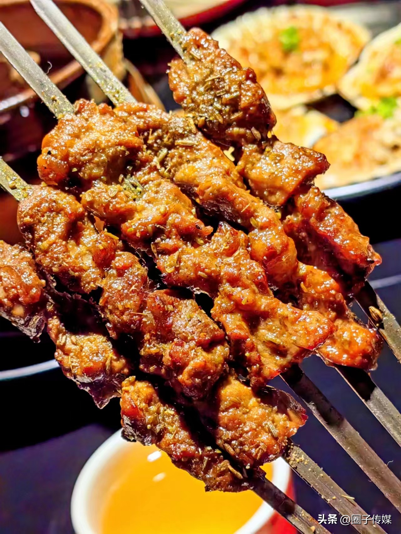 鲜香的舌尖诱惑,从经典延至创新,【震旦海鲜烧烤酒店】