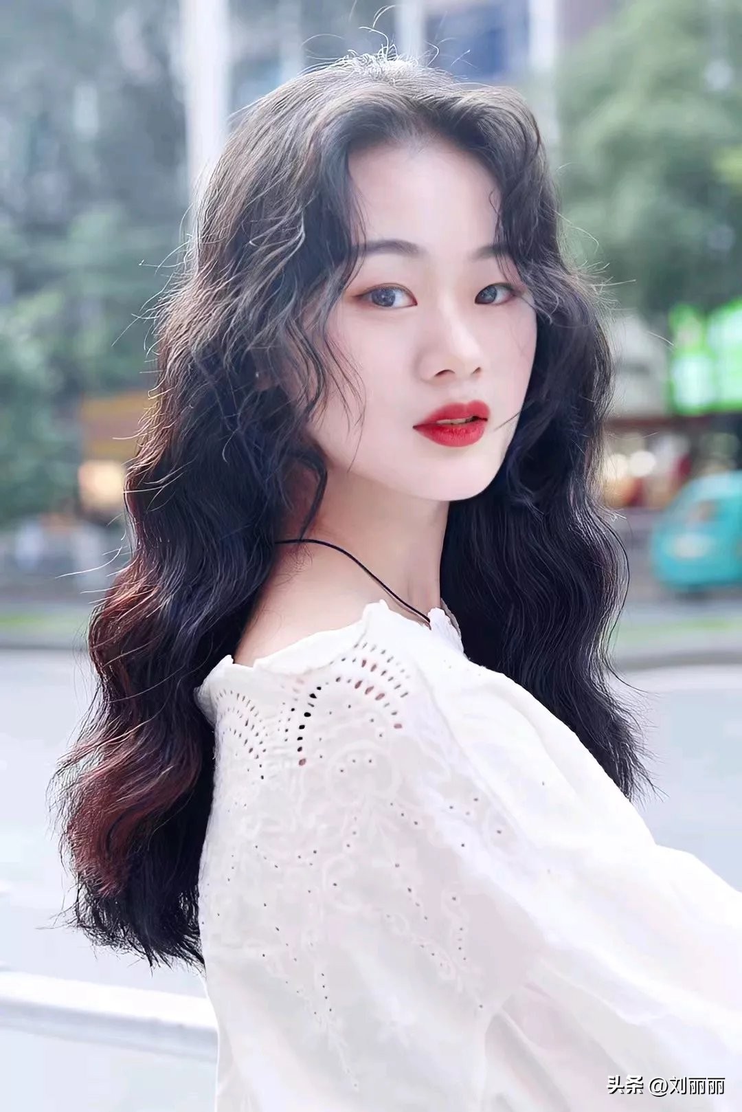 最新发型简单大方时尚又减龄,2020新潮发型精致发型