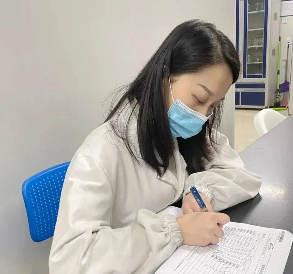 抗击疫情坚守一线的故事,南京鼓楼医院抗疫事迹