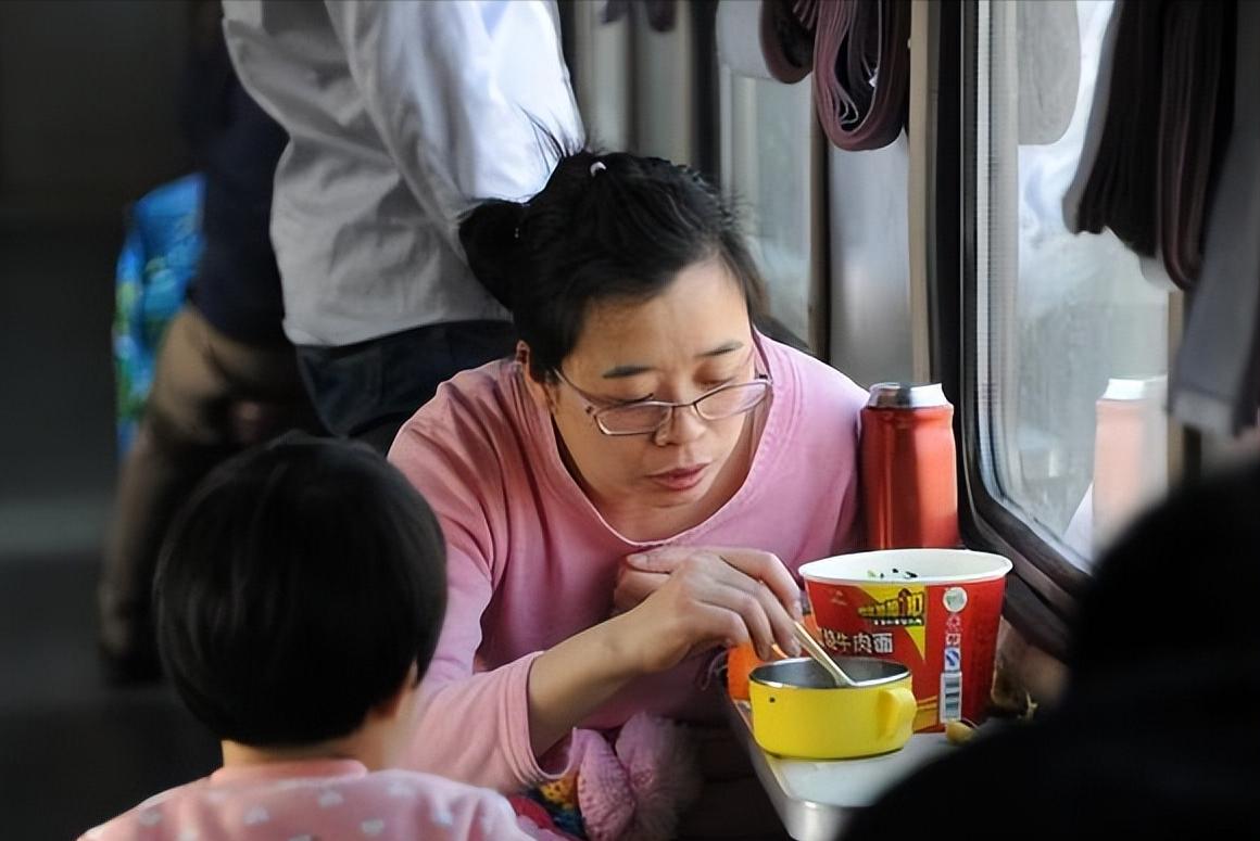 盘点不同年代的方便面,80年代都有什么牌子方便面