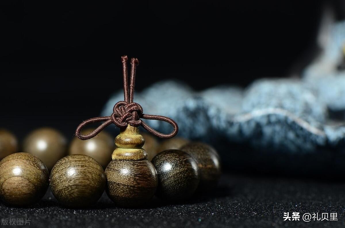 阴沉木也被称为乌木，哪些木才能称为阴沉木，都有哪些特征？