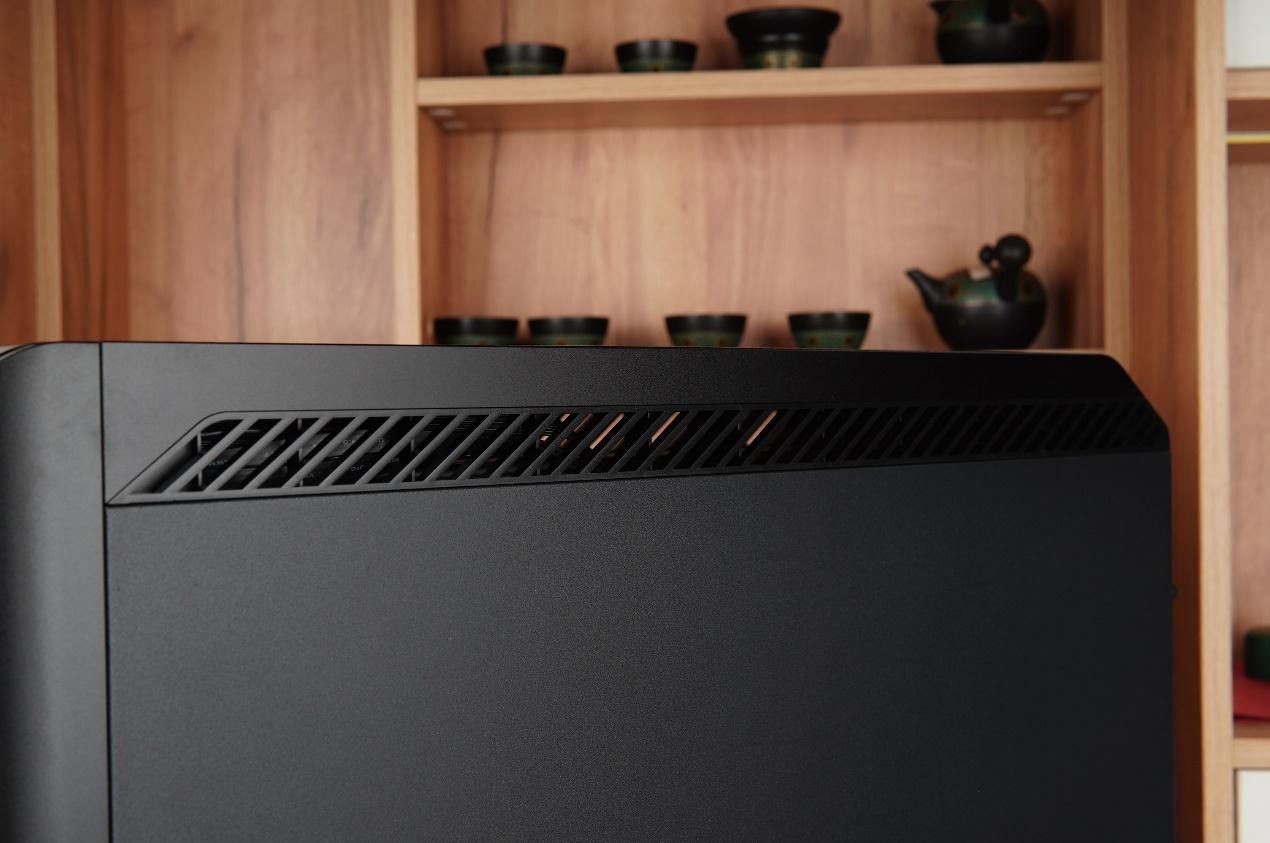 可以装多个硬盘的主机箱,带可插拔硬盘盒的主机