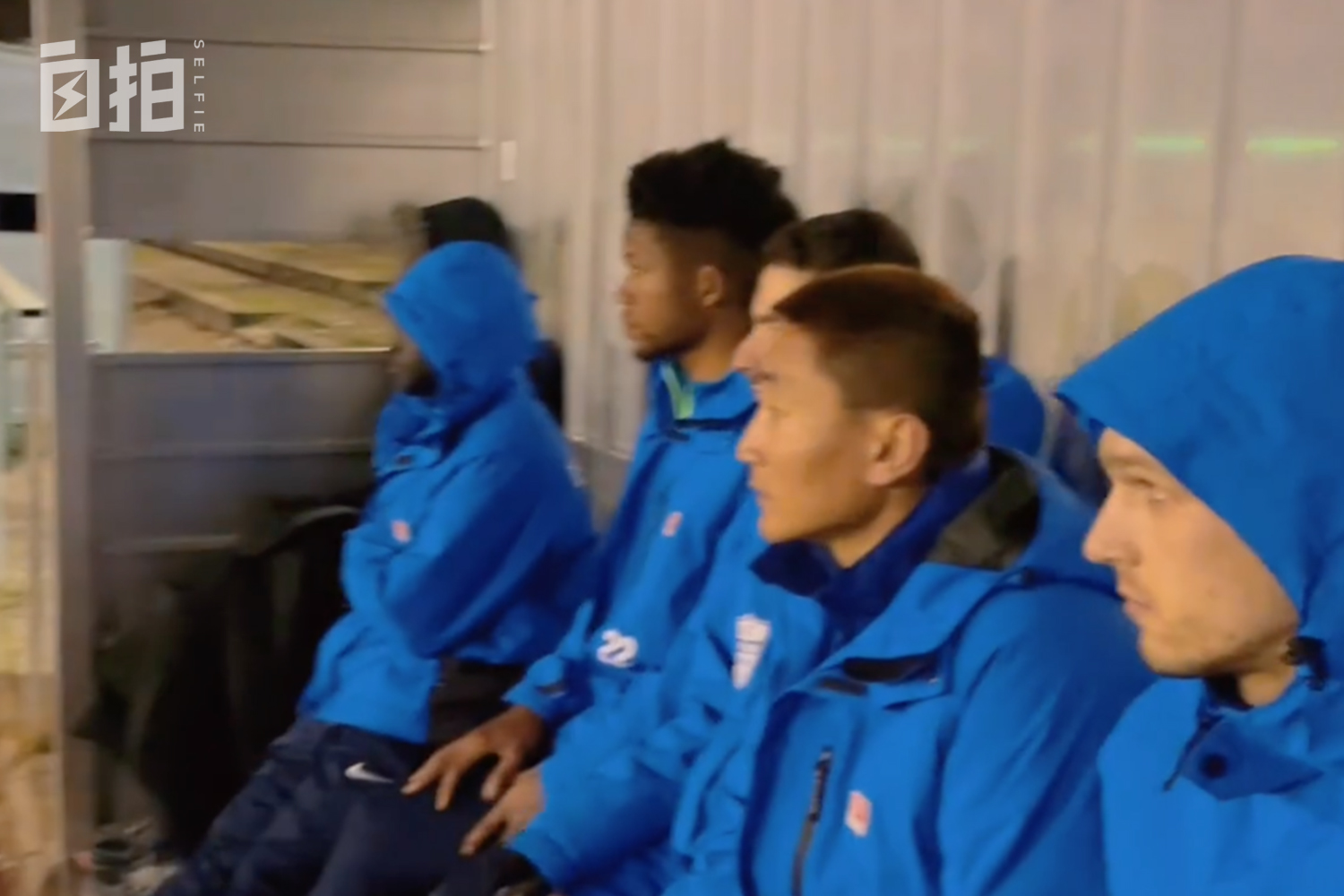 我从几岁开始踢足球,多少岁可以踢足球职业联赛