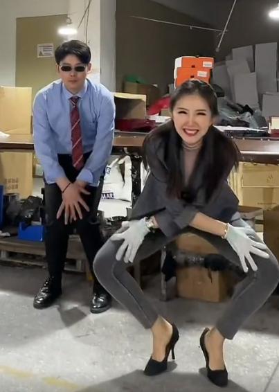 鍘傝姳杞﹂棿璺宠垶璧扮孩鍚哥矇鐧句竾,鍘傝姳鍚哥矇鐧句竾鐧讳笂澶