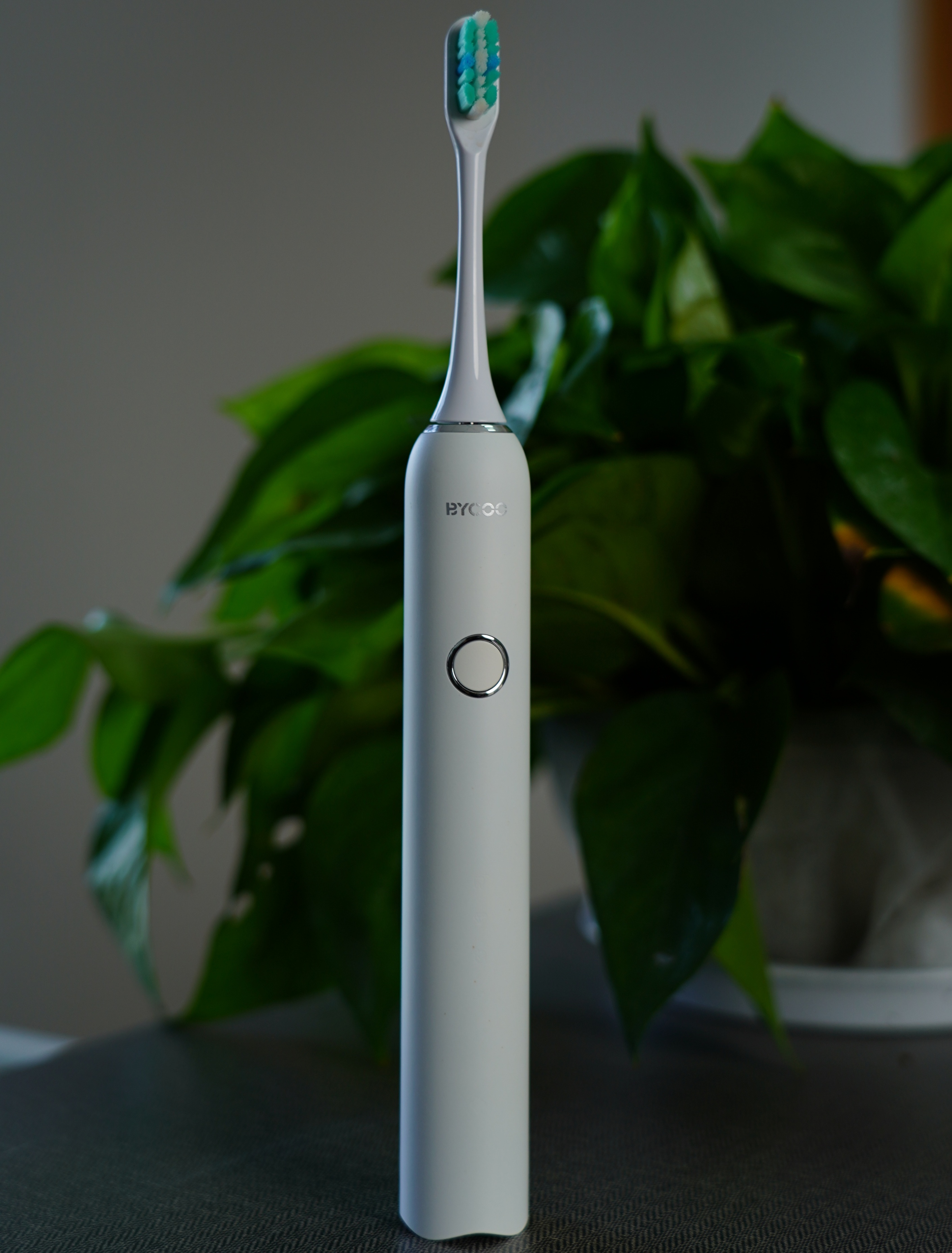 目前哪个品牌的电动牙刷最好用,usmile电动牙刷y1pro和y10旗舰版