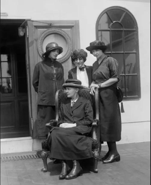 读了三克镭的故事你有什么感想,关于镭的故事视频