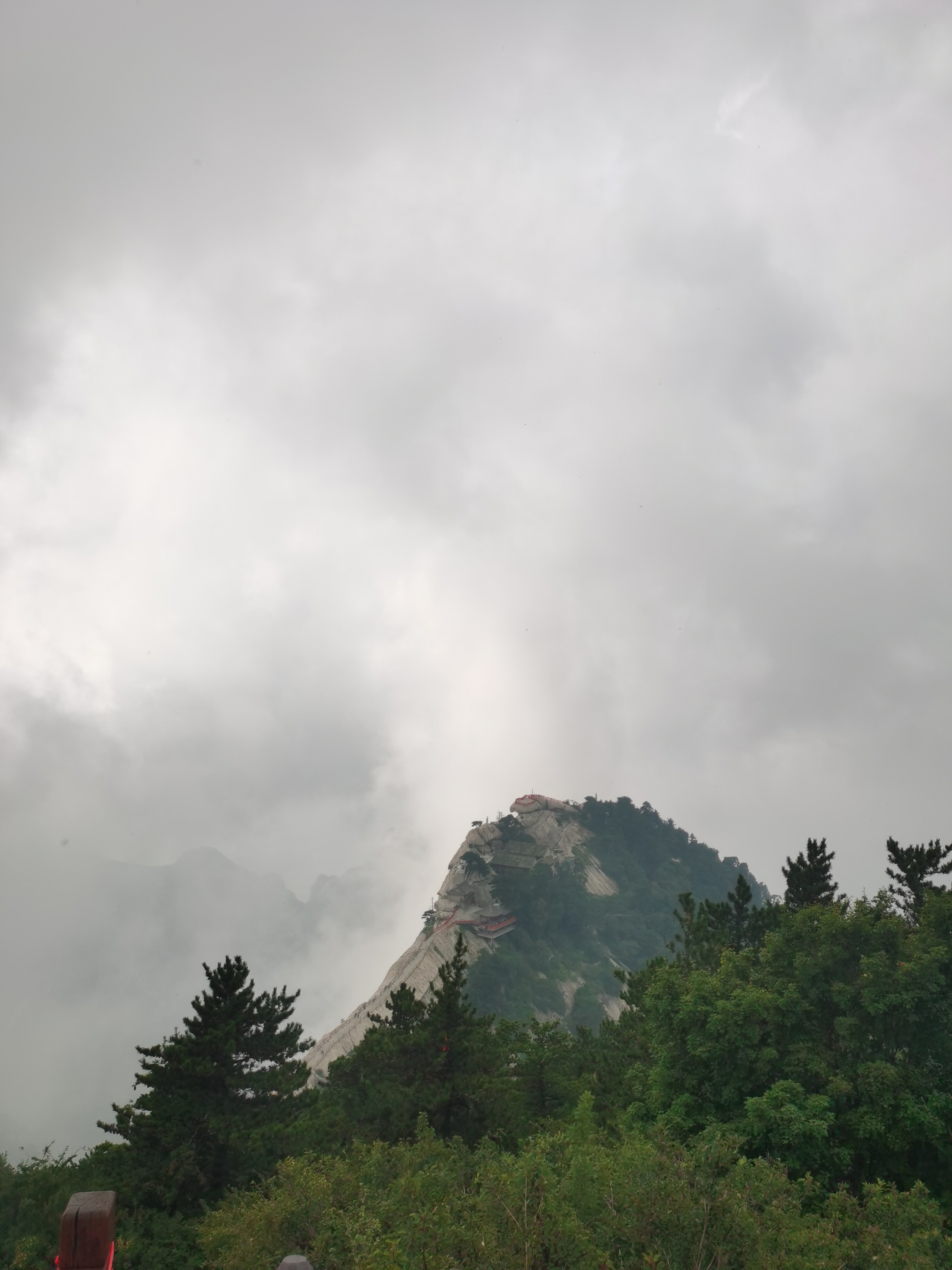 徒步华山悲惨场景,徒步华山要过哪些景观