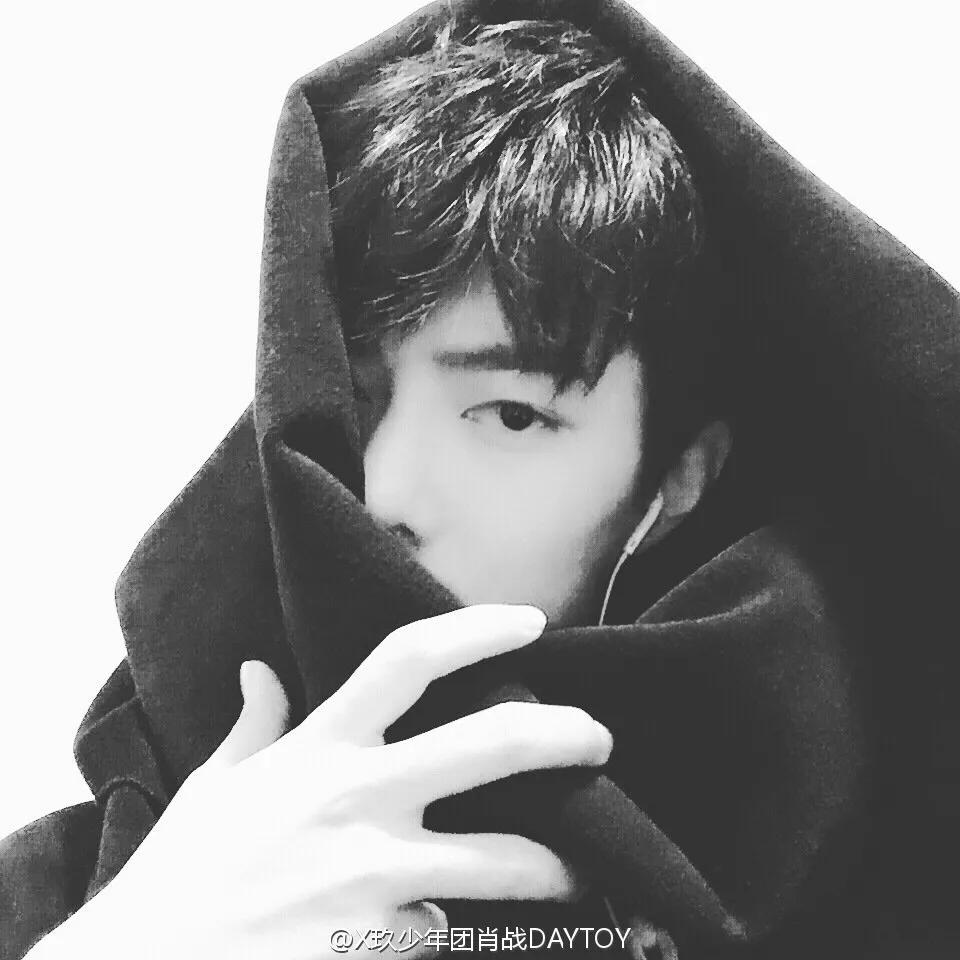 肖战微博上发自己的照片,肖战曾经的微博照片